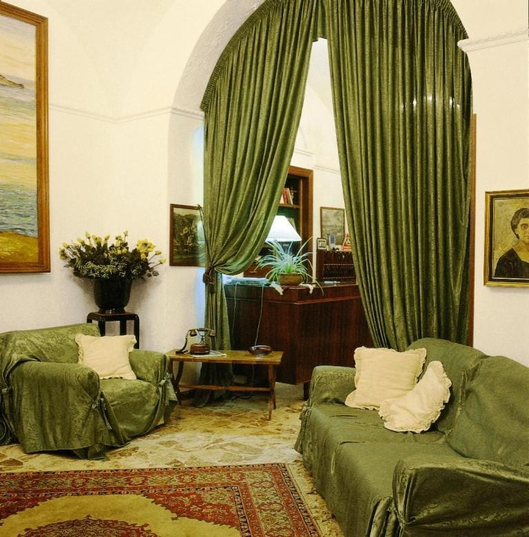 Hotel Villa Augustus Lipari  Eksteriør bilde