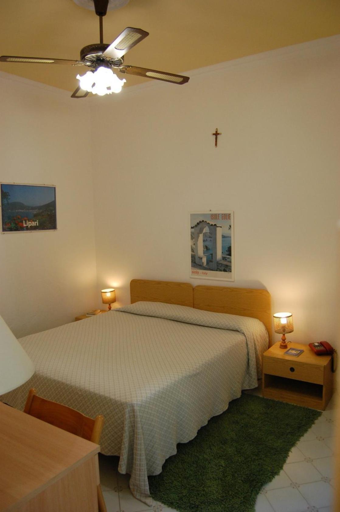 Hotel Villa Augustus Lipari  Eksteriør bilde