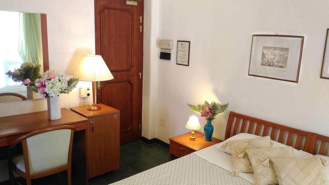 Hotel Villa Augustus Lipari  Eksteriør bilde
